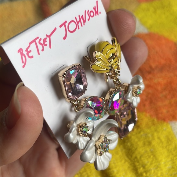 Betsey Johnson Mix-matched Bee Floral Drop Earrings / NWT - Picture 4 of 4